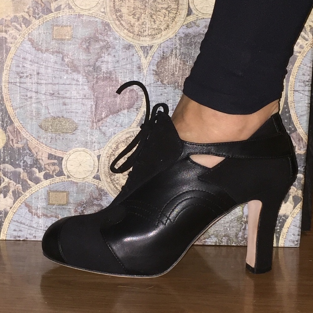 Marchez Vous Black Leather and Suede Lace Up Heel